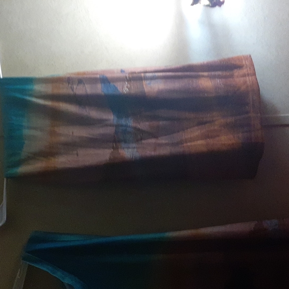 Dresses some new medium  to large - Picture 4 of 14